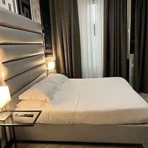 Hotel The One