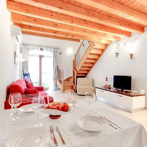 Apartment Little Canal 8 